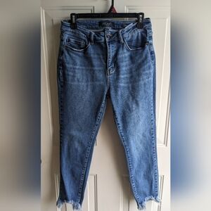 Judy Blue Shark Bite distressed women's jeans size 11/30 stretch Skinny Fit